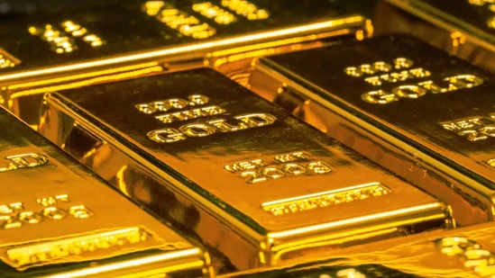 Gold Breaks $2,700 Barrier Amid Safe-Haven Demand - MarketsAll
